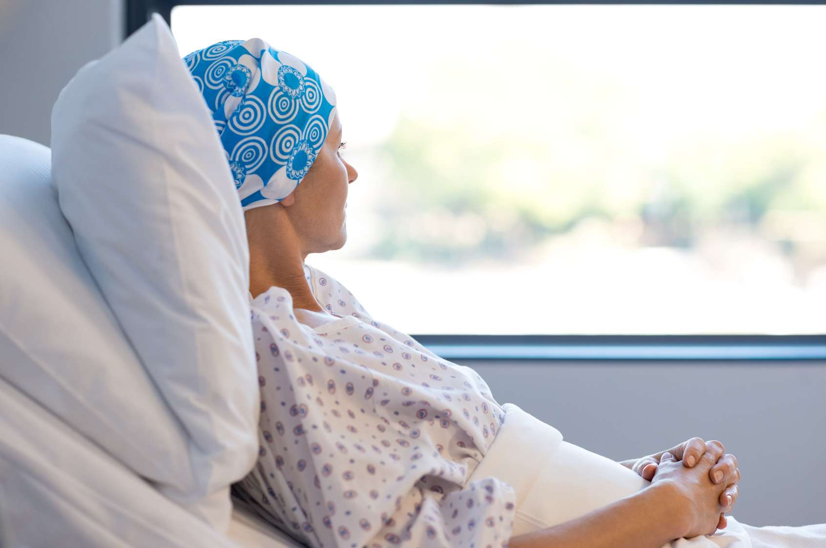 Femme dans un service hospitalier