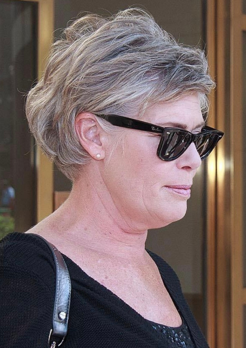 Kelly McGillis aujourd'hui, souriante