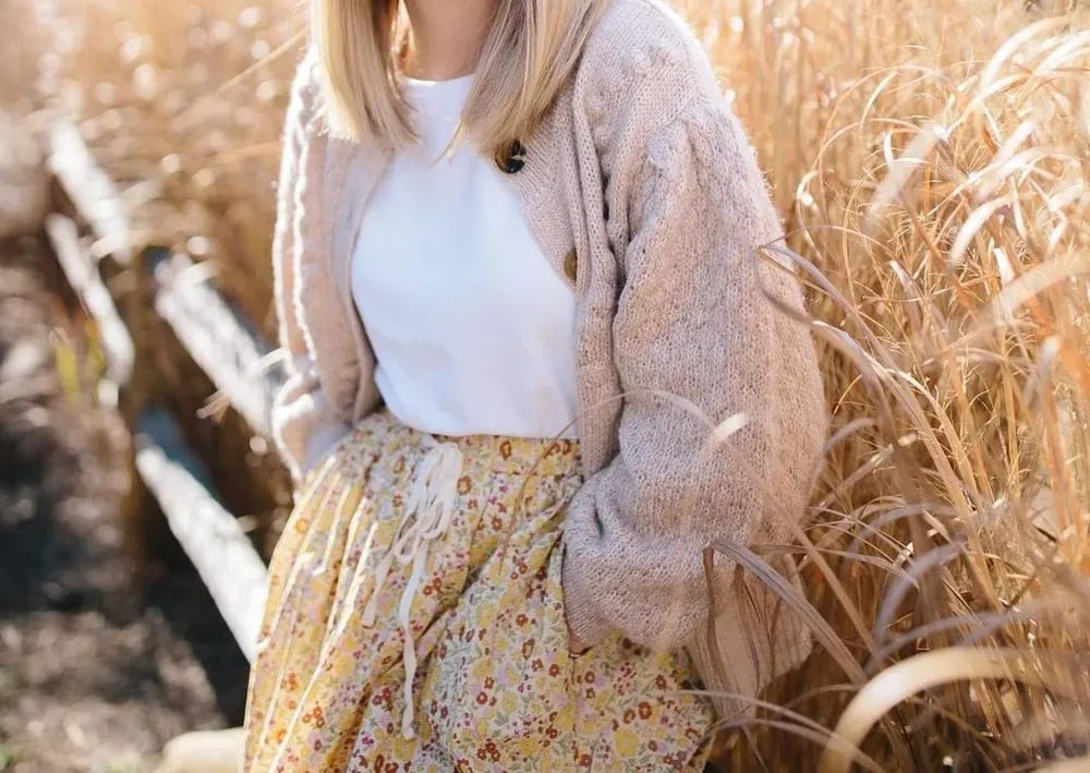 V&ecirc;tements modernes sur cintre