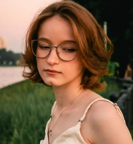 Menton avec un creux caractéristique