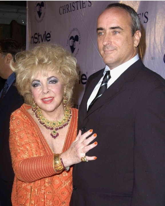 Photo contemporaine de Michael Wilding Jr., fils d'Elizabeth Taylor, &agrave; l'&acirc;ge adulte