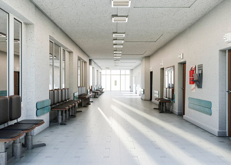 Couloir d’hôpital au petit matin