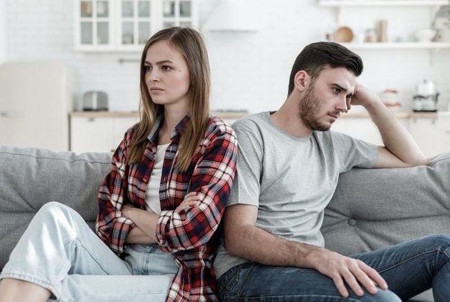 Couple en froid lors d'une dispute silencieuse