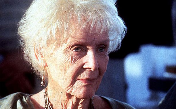 Gloria Stuart dans le rôle de Rose âgée dans le film Titanic