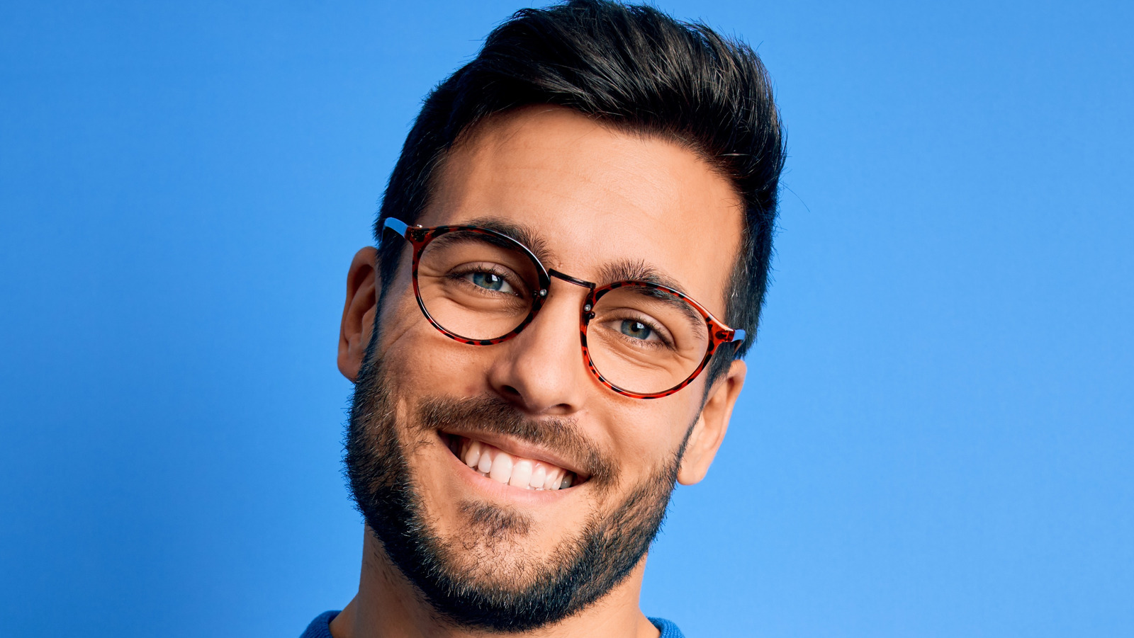 Homme d'affaires mature, confiant, en conversation