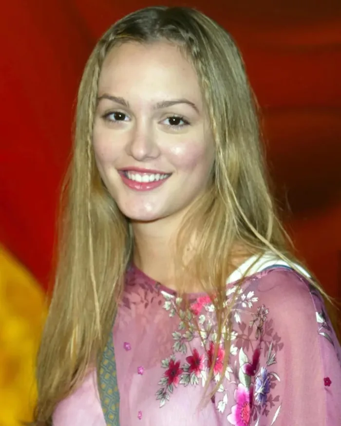 Leighton Meester jeune, souriante lors d'une séance photo