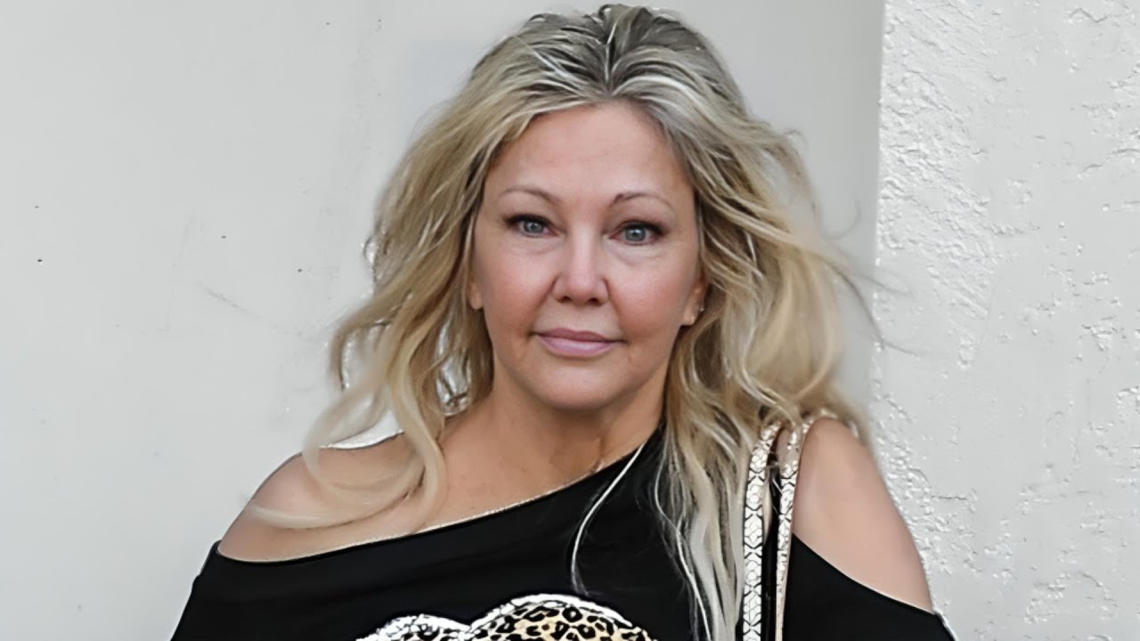 Heather Locklear souriante, image de renaissance