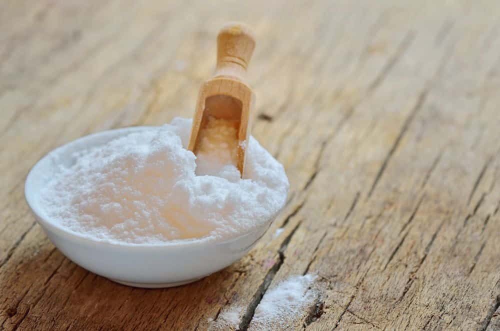 Bicarbonate de soude dans un bol